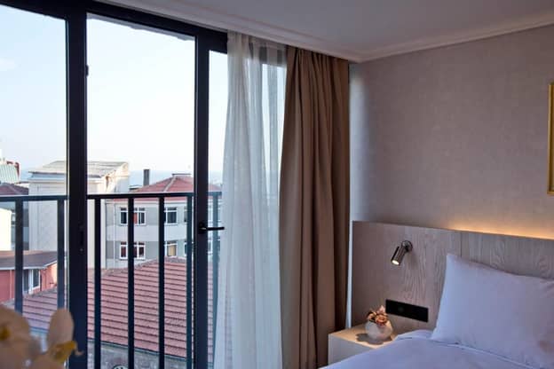 Deluxe Double Room with Side Sea View